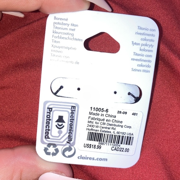 Claire’s titanium small black hoops - Picture 2 of 3